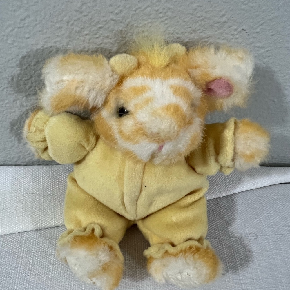 Jolie Russ‎ giraffe rattle plush